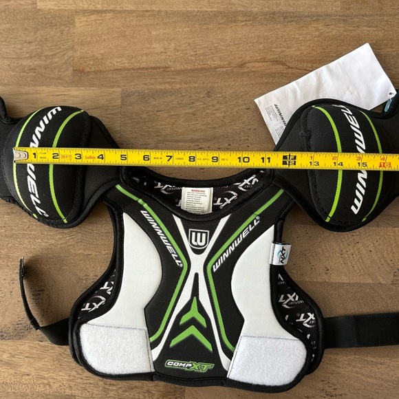 Warrior Youth  Hockey Shoulder Pads Black Green youth size Small - Picture 6 of 7